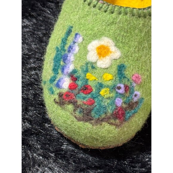 Handmade  Alpaca Spring Green Floral Felted Slippers Leather  Soles - Picture 3 of 7